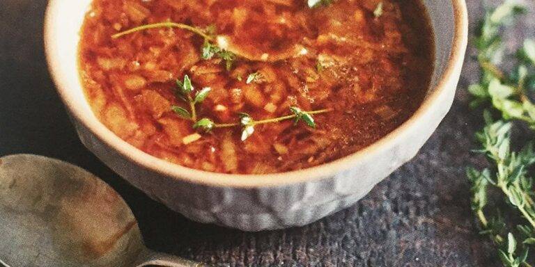 Receita de sopa de cebola francesa para pele saudável e cura de ressacas