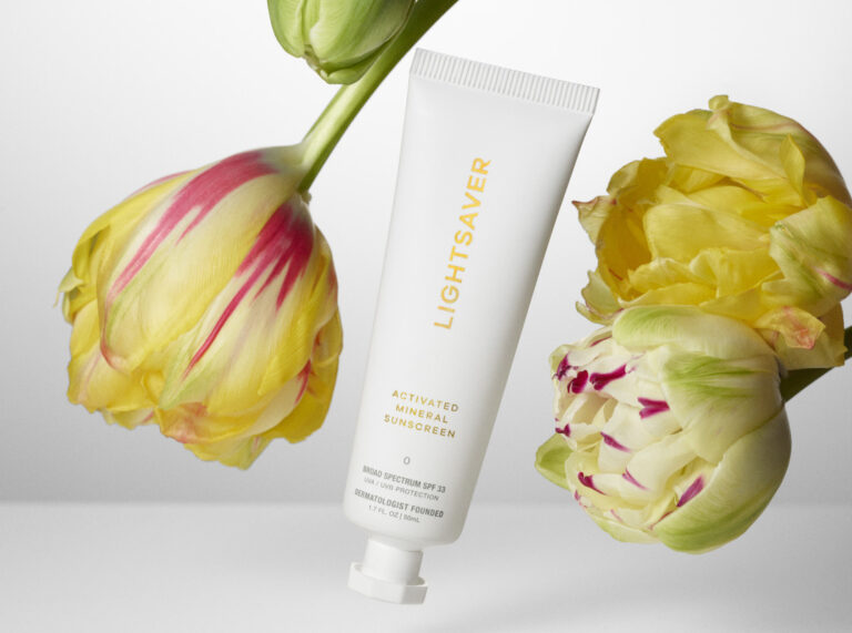 Lightsaver: uma marca de cuidados solares fundada por dermatologistas que produz FPS leve e hidratante