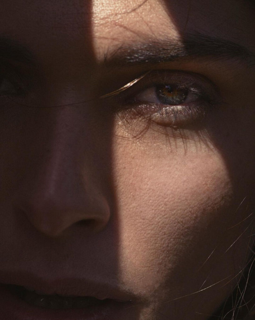 Com Elisa Seednaoui della - Omayma Skin