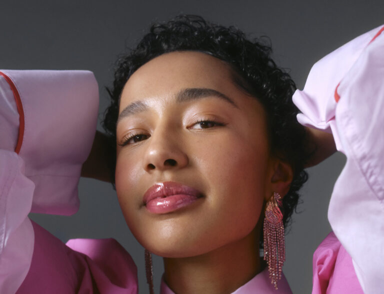 Este tratamento labial colorido de US $ 24 me levou pela New York Fashion Week