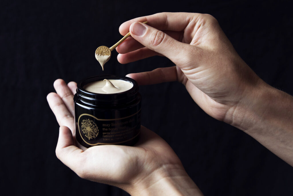 May Lindstrom Skin: uma marca de cuidados com a pele em pequenos lotes que depende de ingredientes naturais