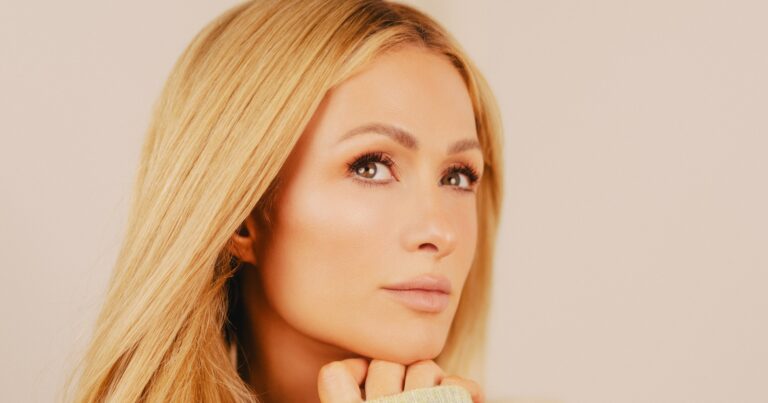 Paris Hilton fala em tendências y2k, cuidados com a pele parívie e mais