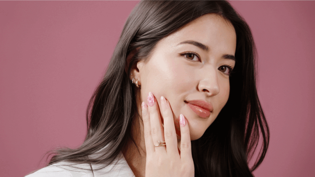 Modelones anuncia uma nova colaboração com o renomado artista de unhas Sarah Haidar como embaixador da marca