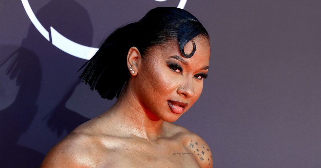Jordan Chiles mostra "Space Nails" em 2025 Espys