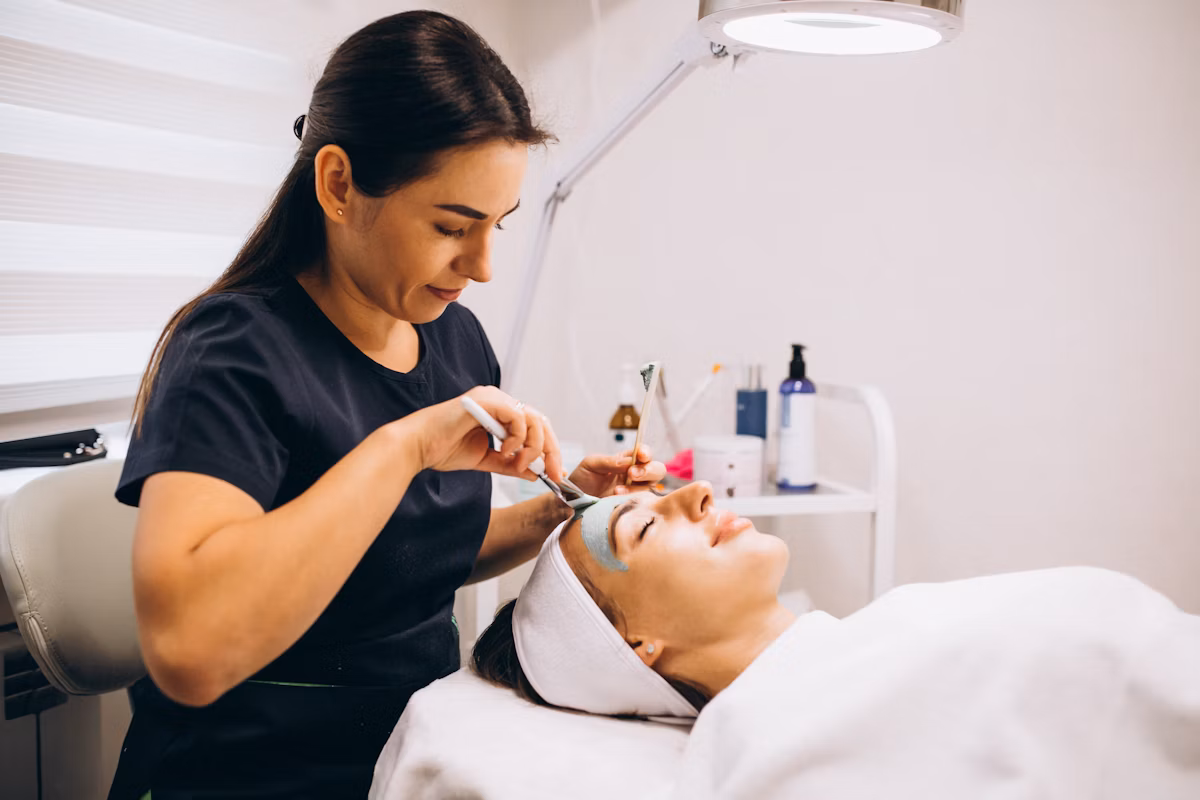 NCEA e Licensify lançam sistema de identificação digital sem papel para verificar licenças e credenciais de esteticista