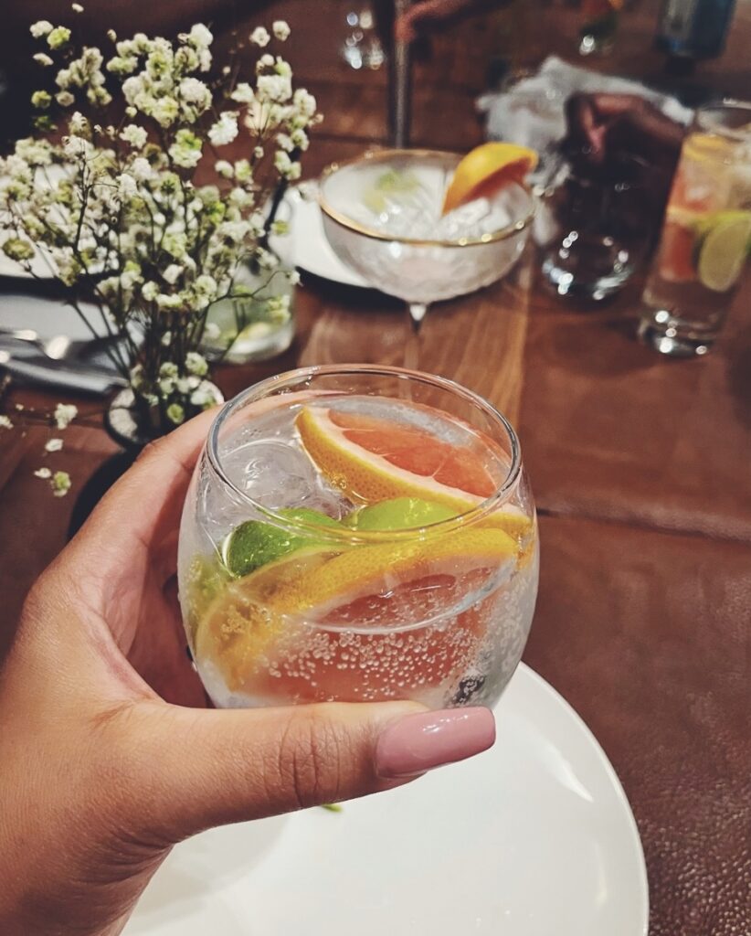Gin & Tonic – Guarda-roupa da Shirley | Blog de beleza e estilo