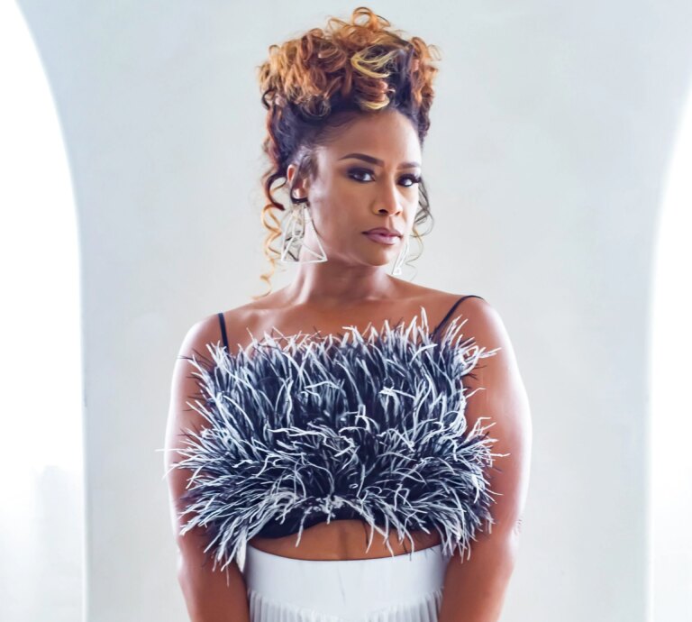 Ragan Whiteside: The Billboard Chart Topping Flutist Dominating the Scene