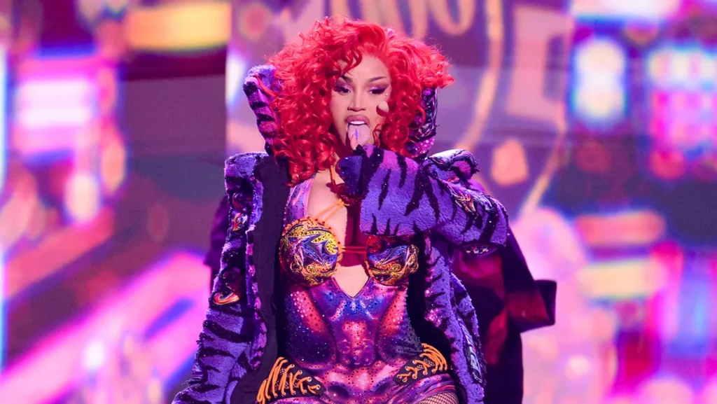 Ela fez isso! Cada momento inesquecível da apresentação dramática do Cardi B BET Awards