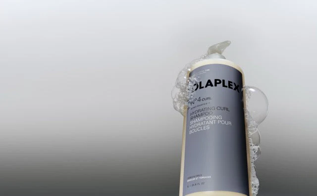 Por que o cabelo cacheado fica crespo (e o melhor shampoo para corrigi-lo) – OLAPLEX Inc.